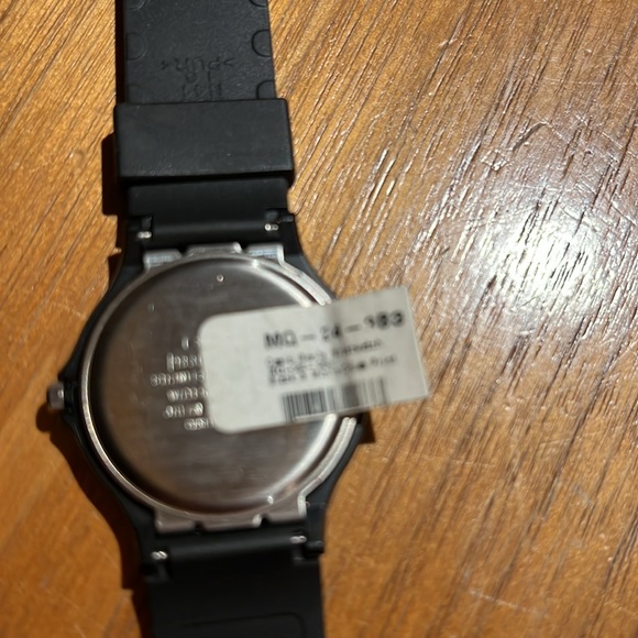 Casio watch large cities print round white face black buckle band - Picture 7 of 8